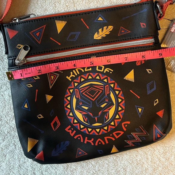 Marvel Black Panther Legacy Collection Crossbody Bag, Small NWT - Picture 6 of 6